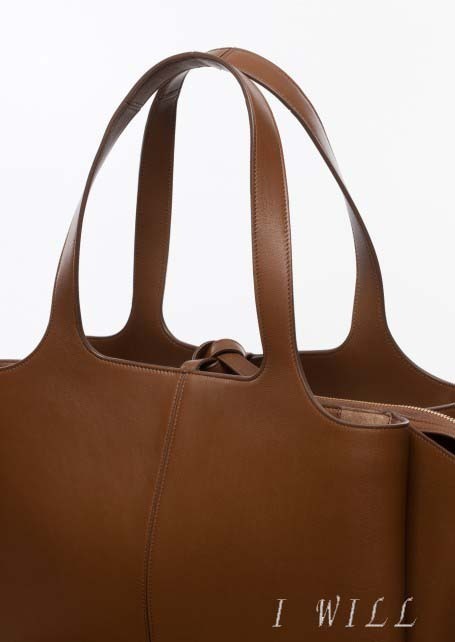 2017最新作 セリーヌコピー サエコさん愛用ブランド Havana medium tri-fold bag 178883ARL.19TO